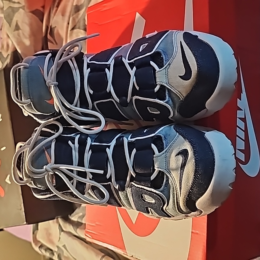 Men Nike  uptempo sneakers size 10.5 used